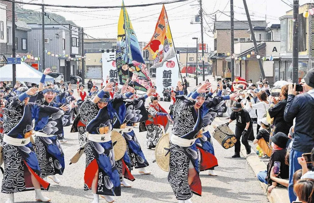 ヨサコイ舞い 歌声熱く乙部町産業まつり:北海道新聞デジタル