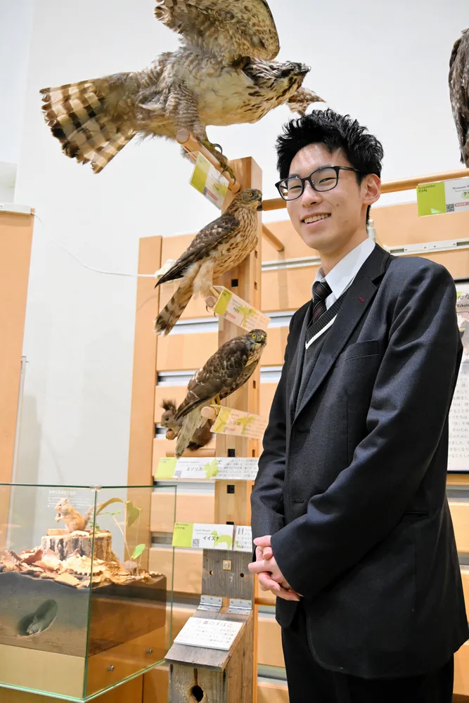 憧れの鷹匠として就職 枝幸高の松尾さん、滋賀の企業で害鳥駆除担う