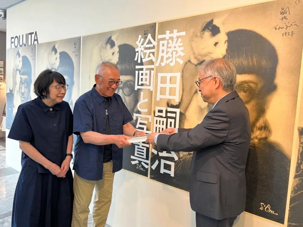 藤田嗣治特別展　来場1万人　札幌芸術の森美術館でセレモニー