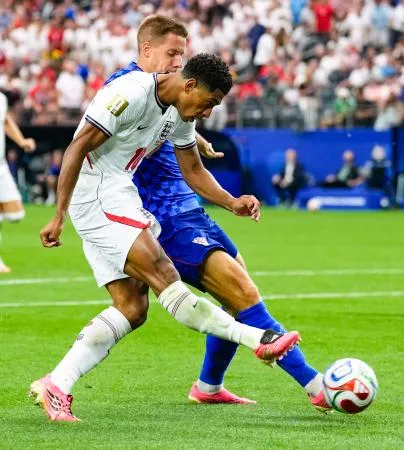 希少【コリンシアン　プラチナム 】ベッカム　イングランド　ホーム&アウェー イングランド4―2クロアチア イングランドが4得点：北海道新聞デジタル