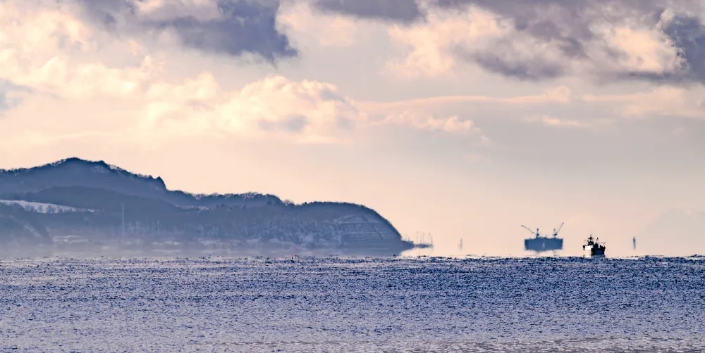 蜃気楼 蜃気楼 浮き上がる船 伊達の噴火湾沿岸で観測：北海道新聞デジタル