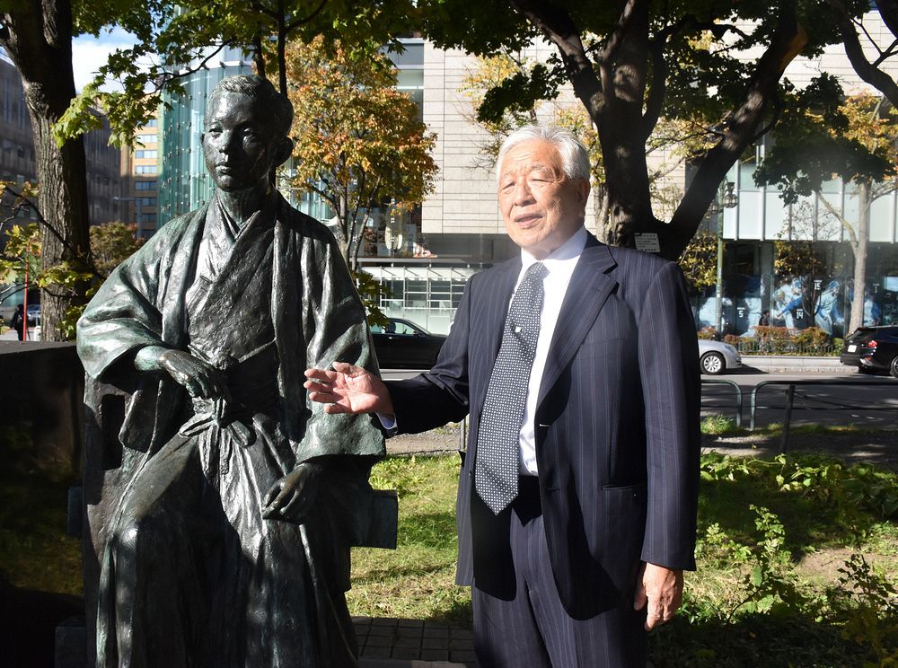 道内の銅像を研究 写真展を開いた 武石詔吾(たけいし・しょうご)さん:北海道新聞デジタル
