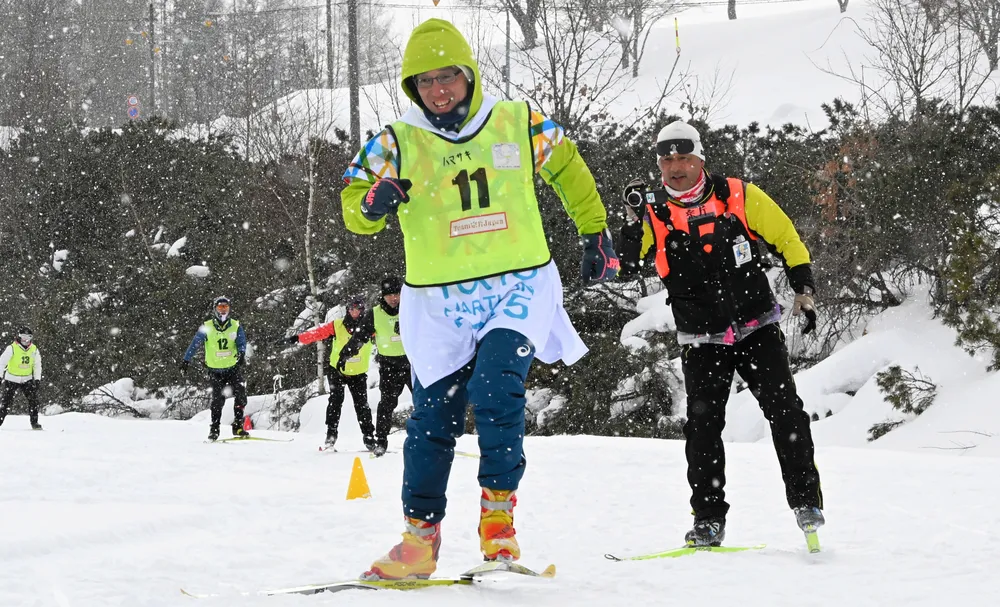 元日本代表が技術指導 遠軽でクロスカントリースキー講習会 16人が参加
