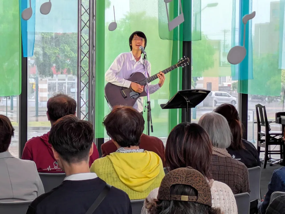 岩見沢駅ライブ 13年ぶり復活 ゆかりの6組熱演：北海道新聞デジタル