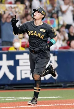 神5―2ヤ（10日） 佐藤輝明、31号含む4安打：北海道新聞デジタル