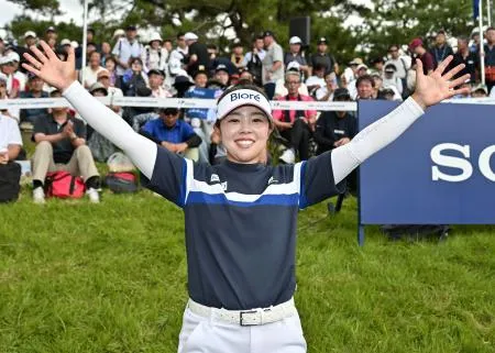 山下美夢有が日本女子プロ初優勝 日本ツアー2年ぶり14勝目：北海道新聞