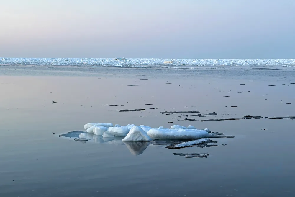 流氷に乗り100メートル流される　北見の大学生2人救助　小清水