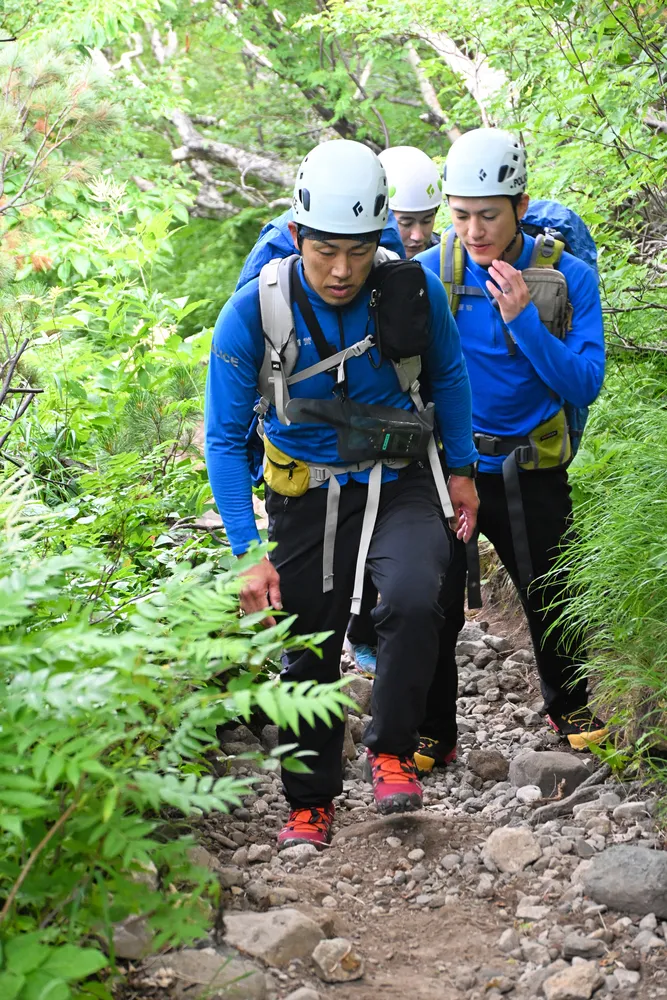 山岳遭難ゼロへ 利尻島に道警レンジャー出身の3人駐在 巡回や啓発に汗