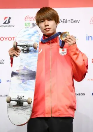 証拠写真有！　スケボー　堀米雄斗　直筆サイン色紙　パリ　東京五輪　金メダル2連覇 証拠写真有！ スケボー 堀米雄斗 直筆サイン色紙 パリ 東京五輪