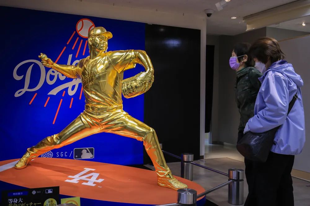 黄金の大谷、北海道内初登板　札幌三越で展示始まる