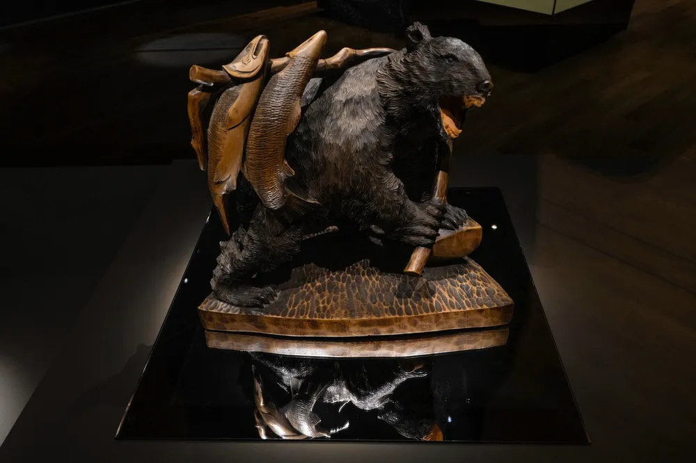 ウポポイ オルシペ＞133 藤戸竹喜の木彫熊 特別展発端、収蔵資料に