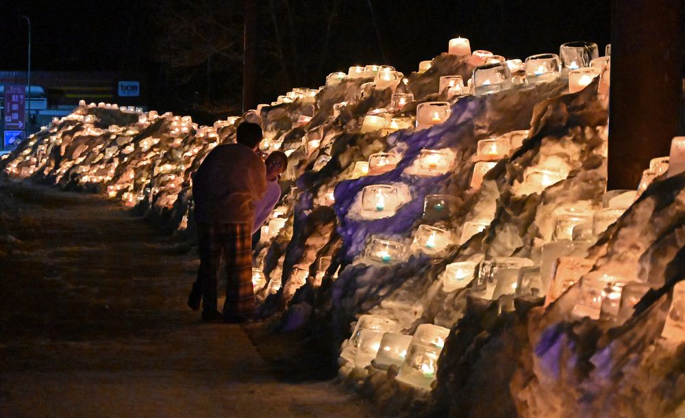 中札内 アイスキャンドルの夕べ 北海道新聞