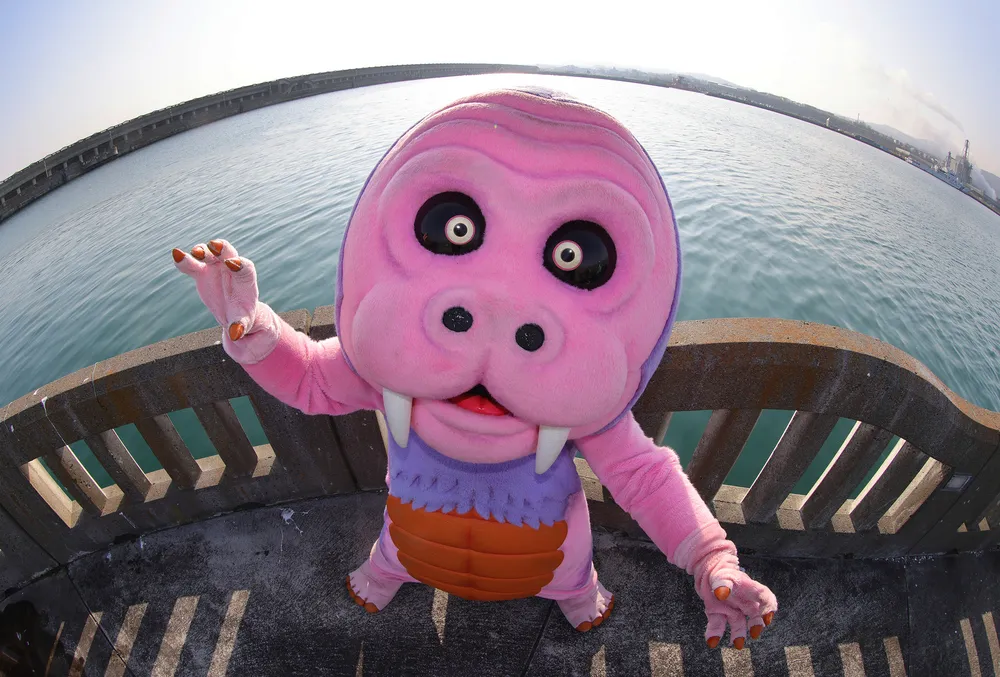 道東ふるさとキャラ図鑑＞モンベモン＝紋別市 実は温厚 まち守る怪獣