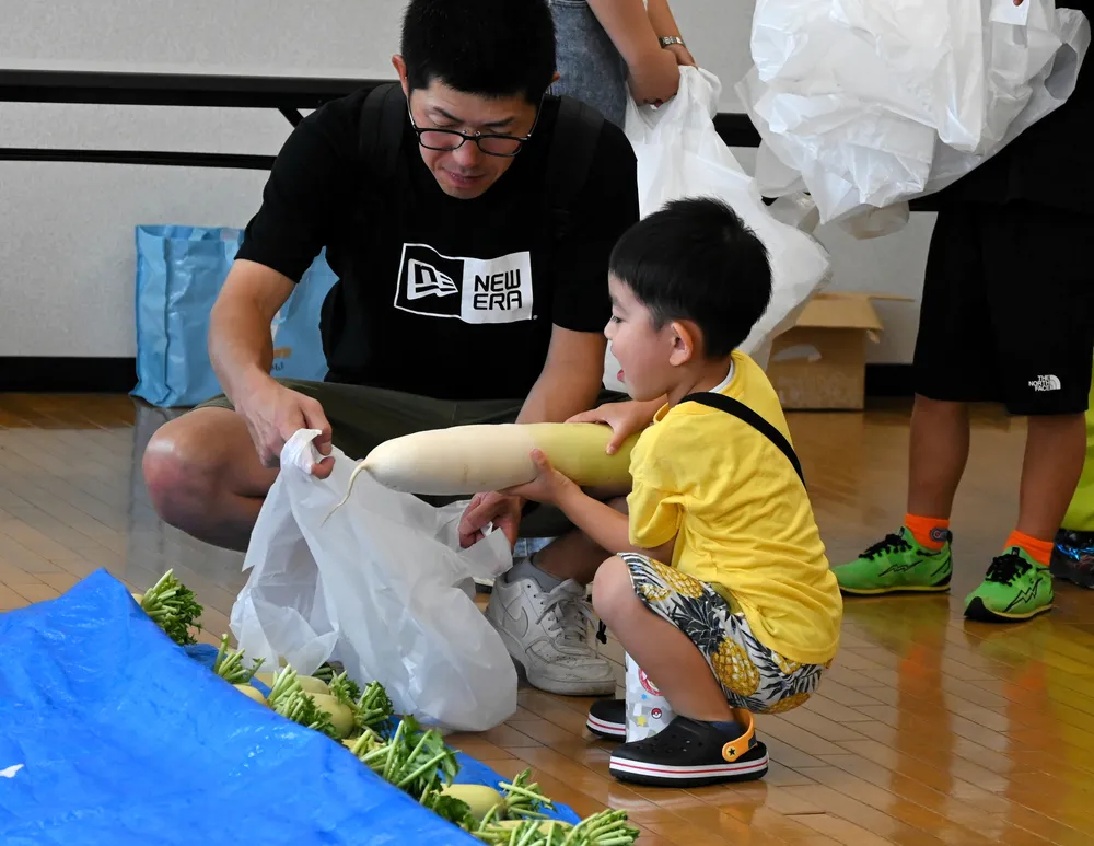 だいこんクジで実りの秋実感 釧路町で収穫祭：北海道新聞デジタル