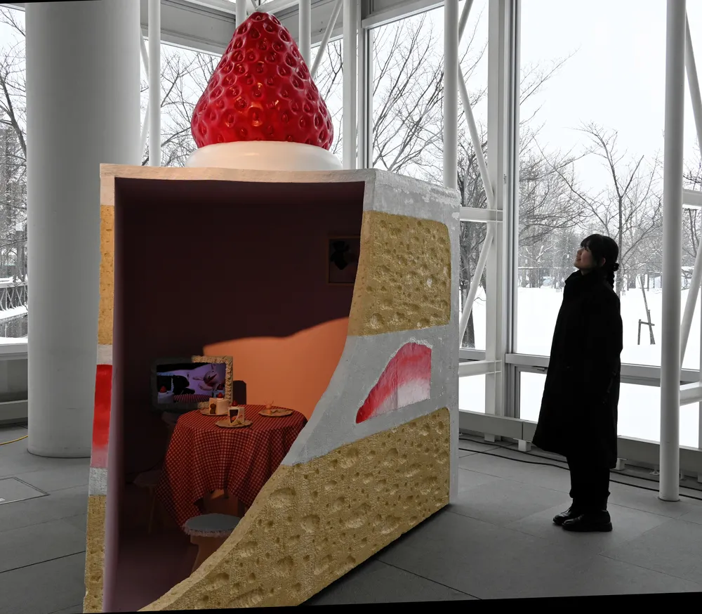 岩教大生が卒業制作展 油彩、ゲームなど個性豊か：北海道新聞デジタル