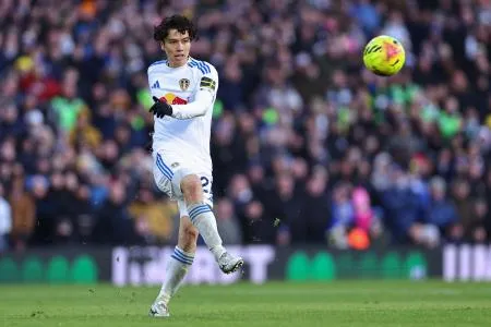 リーズの田中碧は途中出場後退く サッカーのプレミアリーグ：北海道