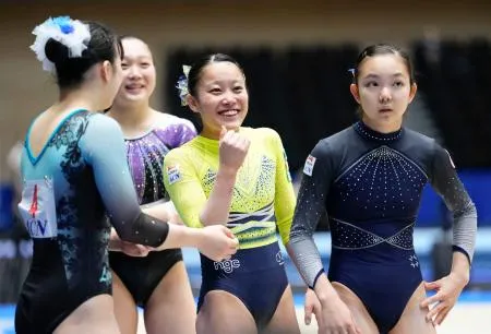 15歳の西山実沙が女子予選首位 全日本体操が開幕：北海道新聞デジタル