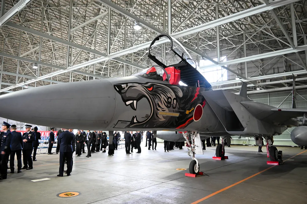 ヒグマ特別塗装機を公開 千歳・空自第201飛行隊が40周年式典：北海道