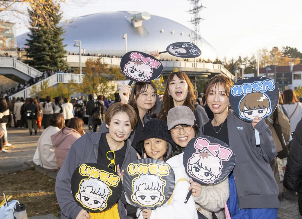 「スノーマン」札幌席巻 ドームライブに全国からファン「テンション上がる」:北海道新聞デジタル