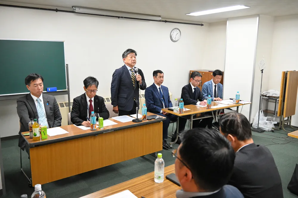 堀井学 