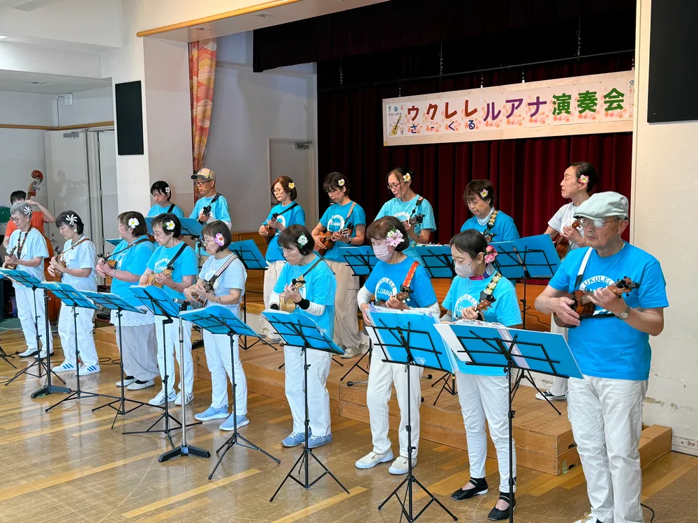 南国の風を感じるウクレレサークルの演奏会