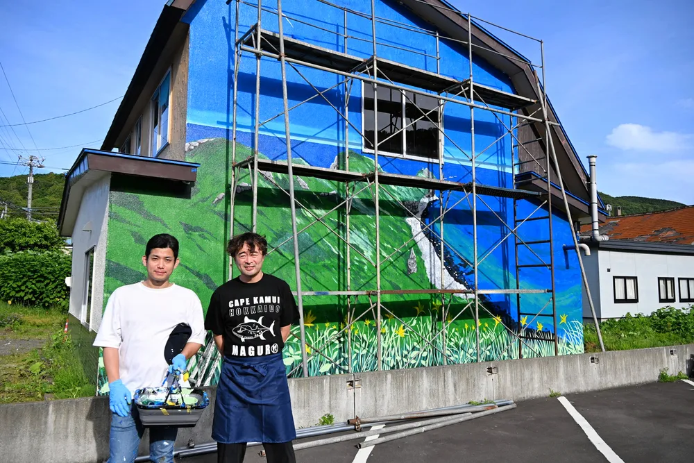 悪天でも神威岬の絶景 積丹の食堂、隣家に壁画：北海道新聞デジタル