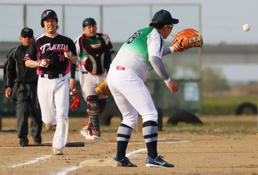 社会人の球春　釧路に到来　たそがれ野球が開幕