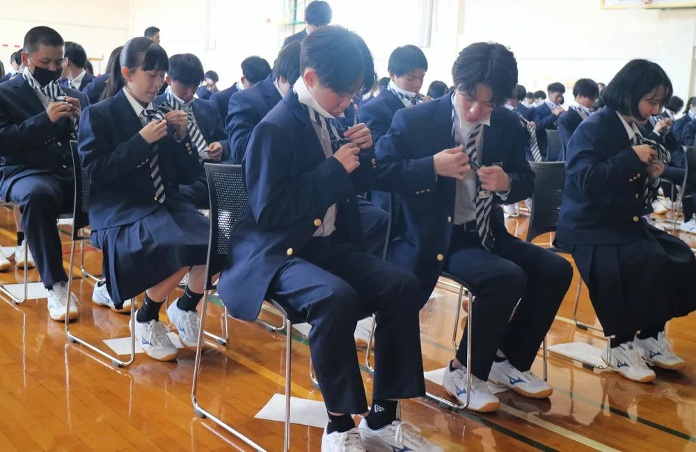 新入生、制服の着こなしばっちり 函大柏稜高で講座＜みなみ風