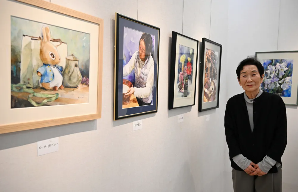 重みある金属質のものをを透明水彩で描く 植松トヨ子さん、函館で水彩