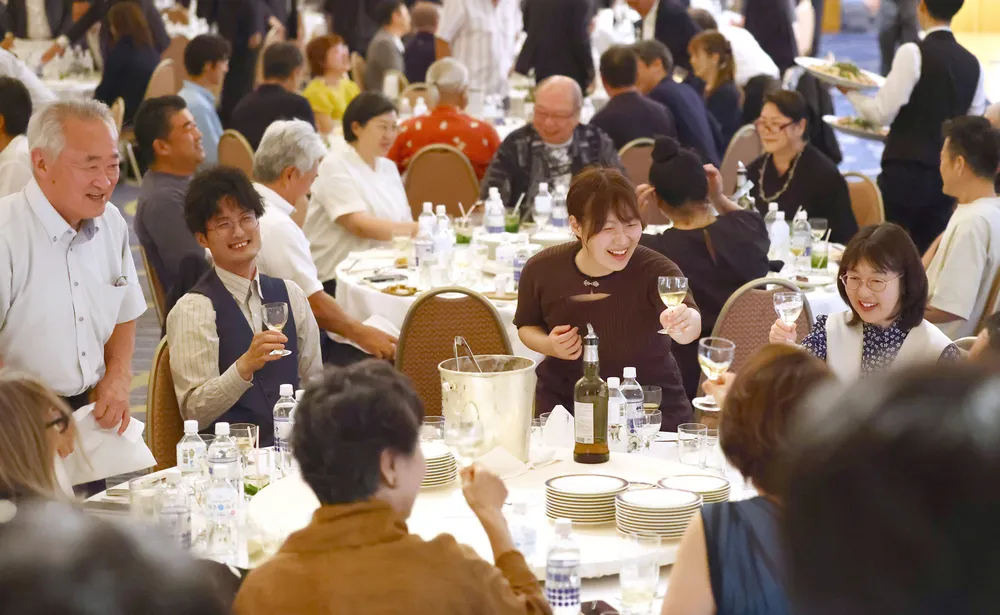 厚岸産ウイスキー290人「乾杯」　札幌でディナーイベント