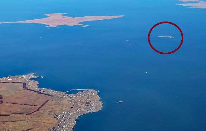 納沙布岬から北方領土を眺めた カメラに写った船影は？ カメラマン宮嶋