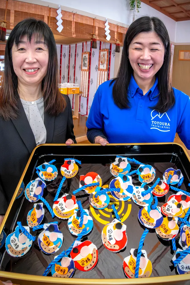 「落ちないホタテ」で合格祈願　噴火湾とようら観光協会　中学3年生へ貝殻のお守り贈る