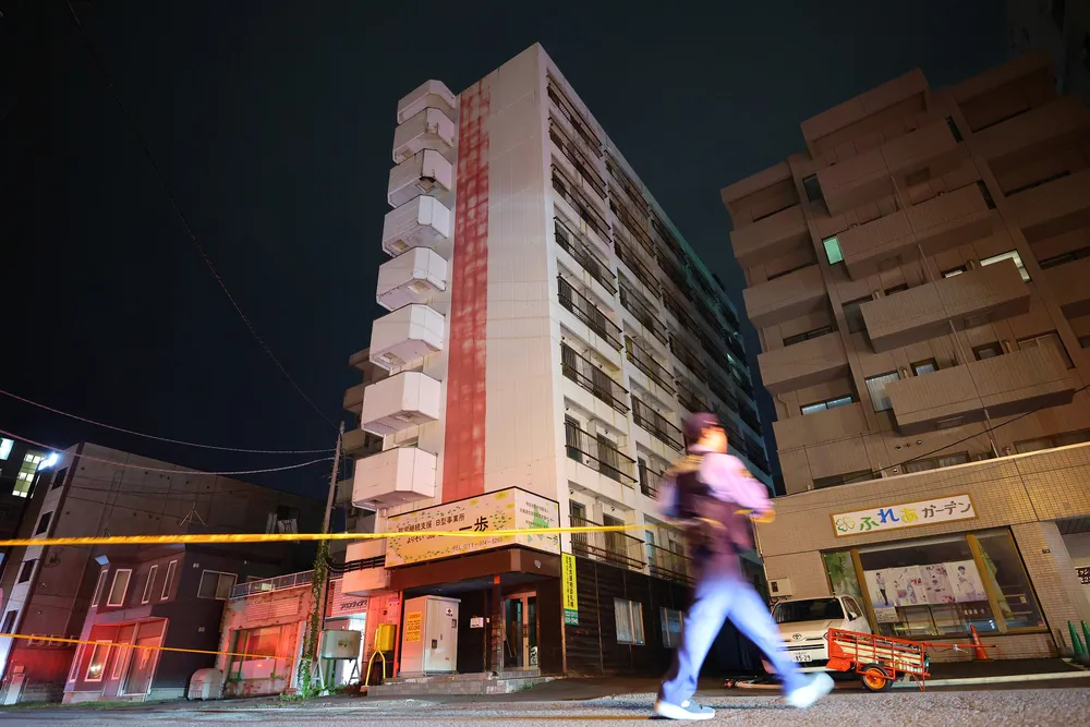 マンション火災　50代とみられる男性死亡　札幌・北24条駅前
