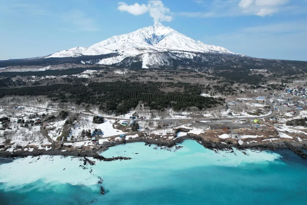 群来到来、利尻島に春の便り 地元漁師・神さん、ドローンで撮影：北海道新聞デジタル