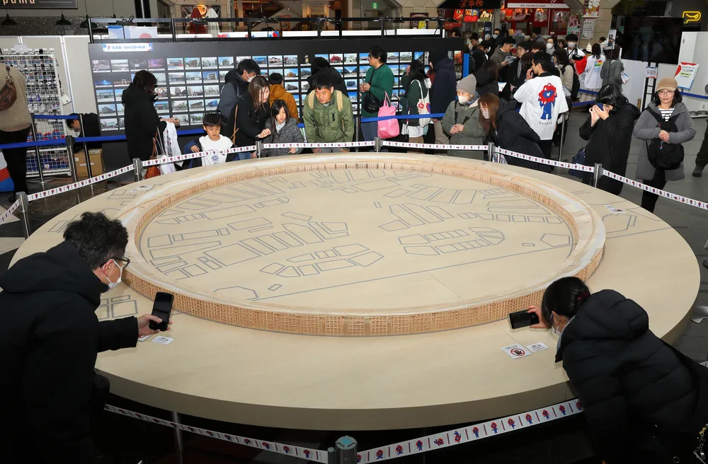 大阪万博、札幌で追体験 家族連れにぎわう 大屋根リング模型展示