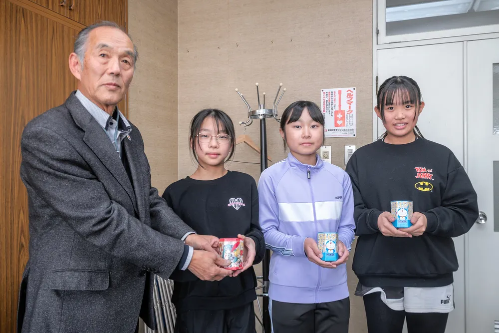 赤い羽根共同募金 美幌・東陽小児童会が4059円寄付：北海道新聞デジタル