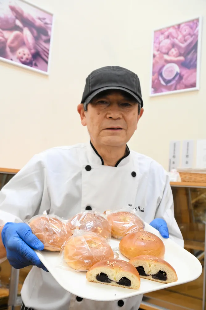 高級あんパン「つぶあん」発売 本別・道の駅 町産小豆アカネダイナゴン