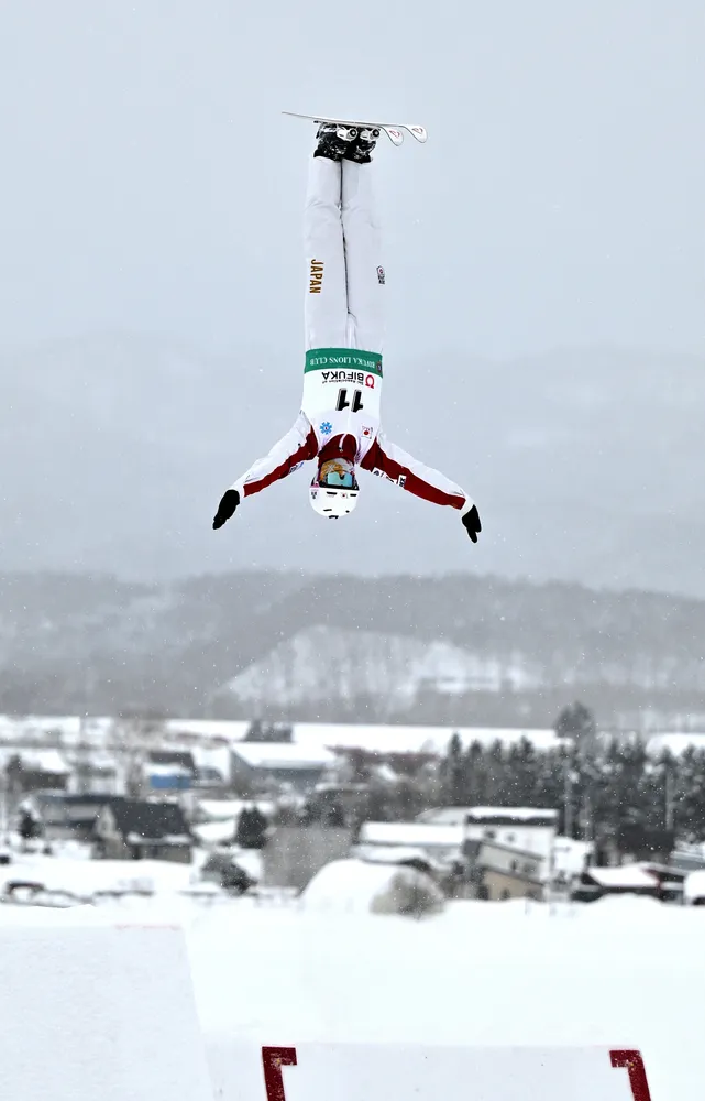 五十嵐瑠奈が2年連続3度目の優勝 フリースタイルスキーエアリアル