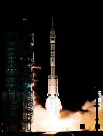 中国、有人宇宙船ドッキング成功 神舟21号打ち上げ、開発加速：北海道