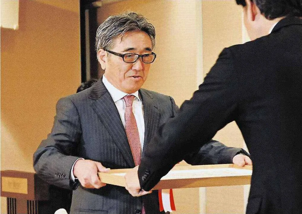 社会、産業 市貢献賞に5人 建具組合・高木さんら表彰:北海道新聞デジタル