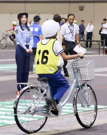 香取市手渡し、ハチスカ男子向け子供用自転車 小学生が自転車乗り方競う 須田亜香里さんが応援、愛知：北海道新聞
