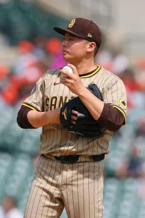タイガース戦の8回に登板し、1回2失点だったパドレス・松井=デトロイト（ゲッティ=共同）
