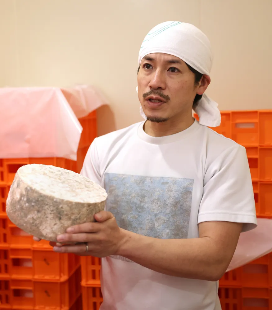 ＜興味深人　インタビュー＞チーズ職人　伊勢昇平さん　青いチーズで地域おこし