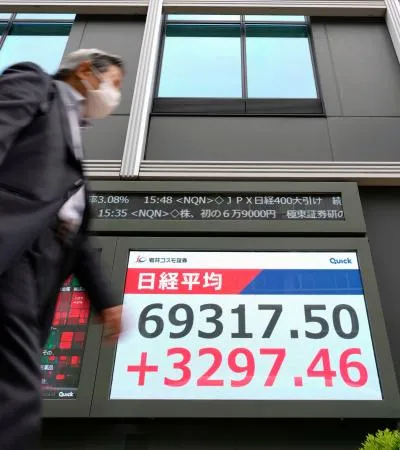東証最高値、7万円に迫る 3297円高、過去2番目：北海道新聞デジタル