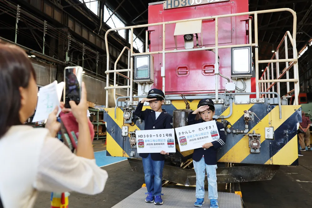 動画あり】JR北海道が札幌の苗穂工場を一般公開 C62やミニSLの乗車も