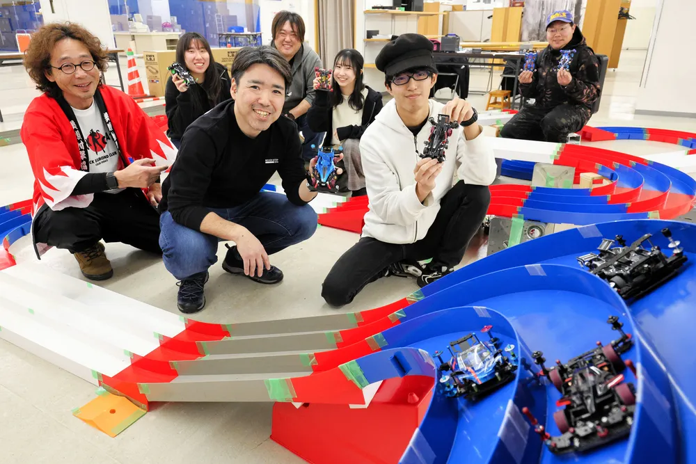 ミニ四駆愛好者必見！サークル発足と新コースの魅力