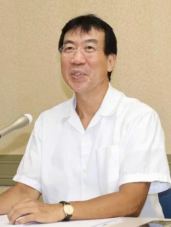 福岡市長選への立候補を表明した渡辺久也氏=26日午前、福岡市