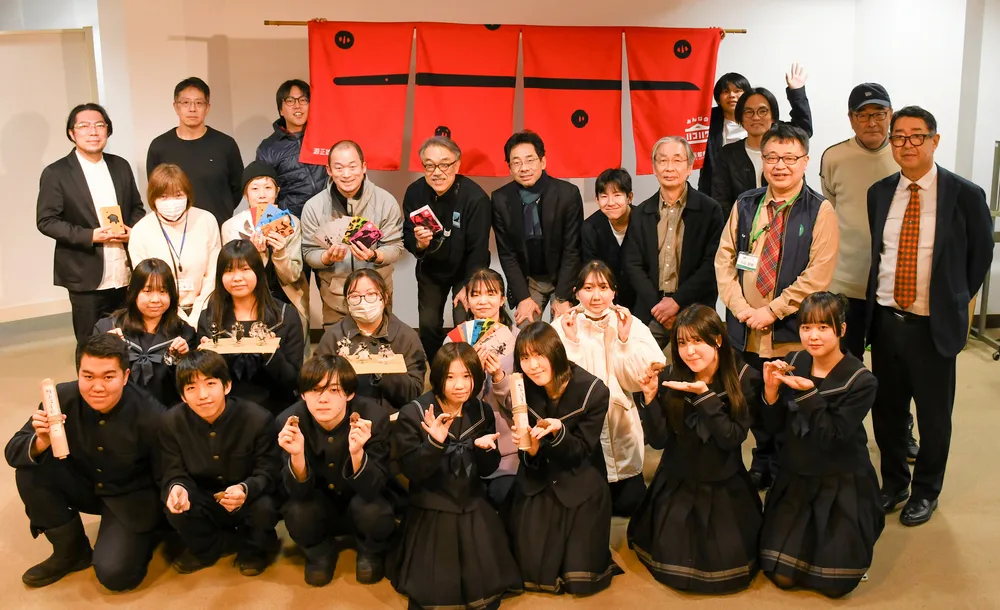 函館の歴史文化資源を創る、知る 市民、学芸員、デザイナーらが