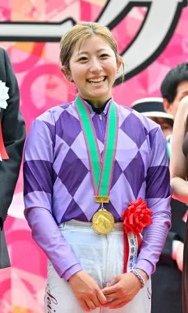 競馬で女性初のクラシック制覇 オークスの今村聖奈騎手：北海道新聞