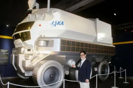 月面探査車の実物大模型も 日本科学未来館で深宇宙展：北海道新聞デジタル